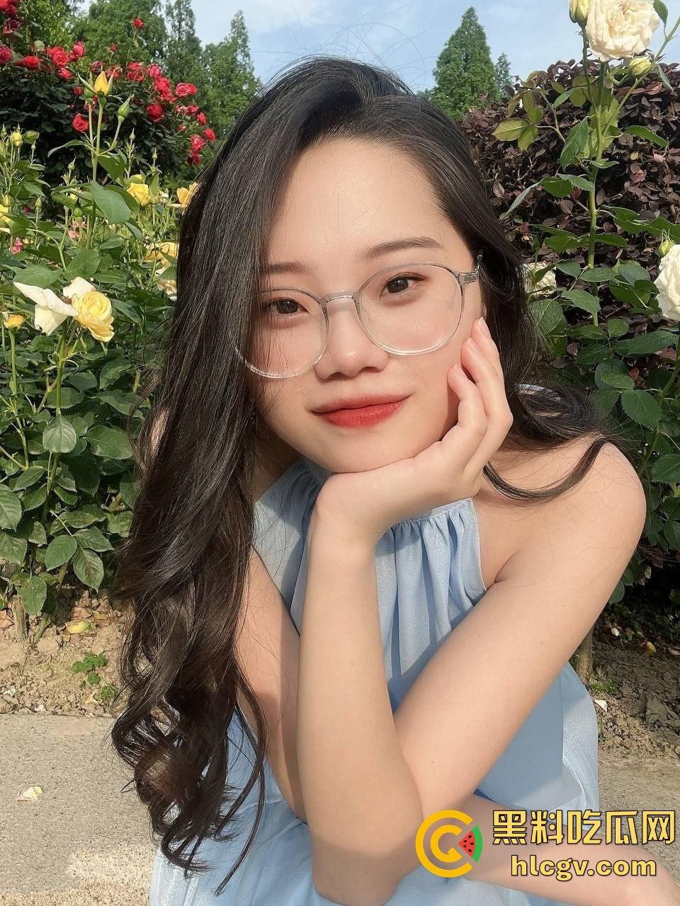 天津外国语大学大四学姐【韩雪珃】做爱视频意外流出！黑丝吃鸡巴画面疯传校园，毕业前的爆炸性丑闻！-8