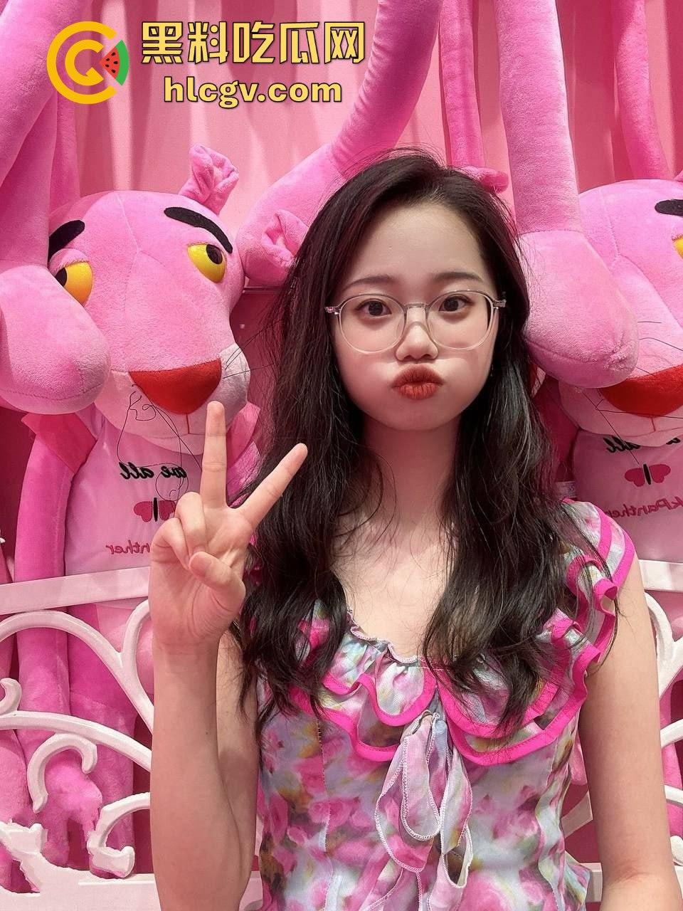 天津外国语大学大四学姐【韩雪珃】做爱视频意外流出！黑丝吃鸡巴画面疯传校园，毕业前的爆炸性丑闻！-12