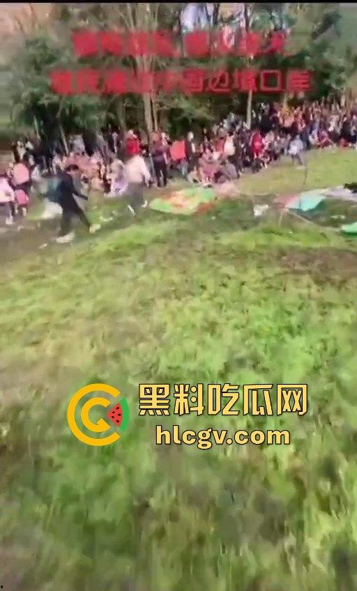 缅甸克钦邦战乱难民潮！百姓涌向腾冲口岸求庇护，中国军队严防死守绝不让难民入境！-1