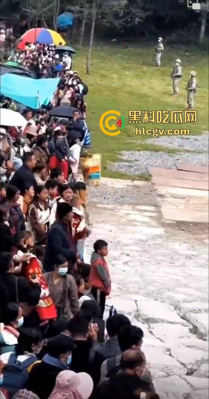 缅甸克钦邦战乱难民潮！百姓涌向腾冲口岸求庇护，中国军队严防死守绝不让难民入境！-9
