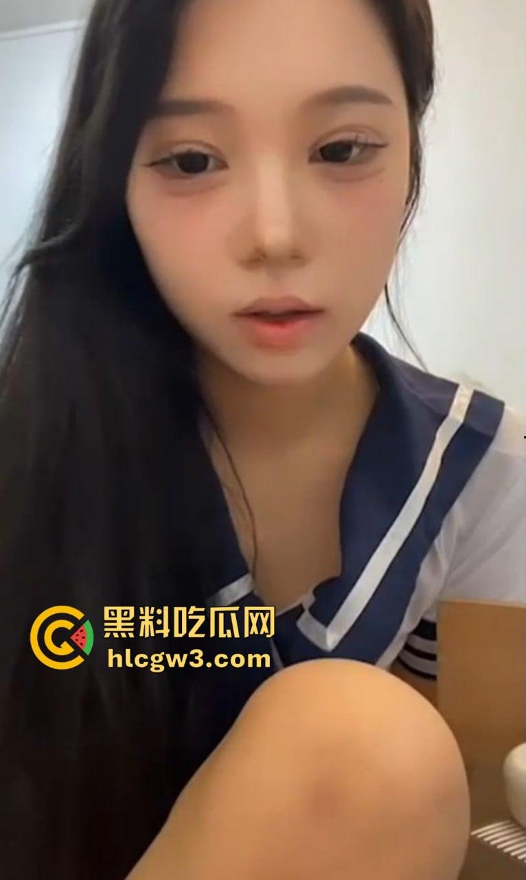 韩国颜值反差【SOEUN】卧蚕网红私拍福利大曝光 自慰舔食吸茎抽插骚穴 尺度大到爆炸！-3