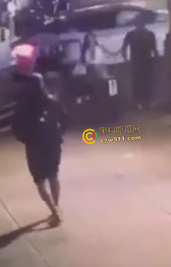 纽约皇后区醉酒禽兽，性骚扰16岁少女遭反抗，然后开车撞少女当场血肉模糊惨死，母亲腿断入院！-4