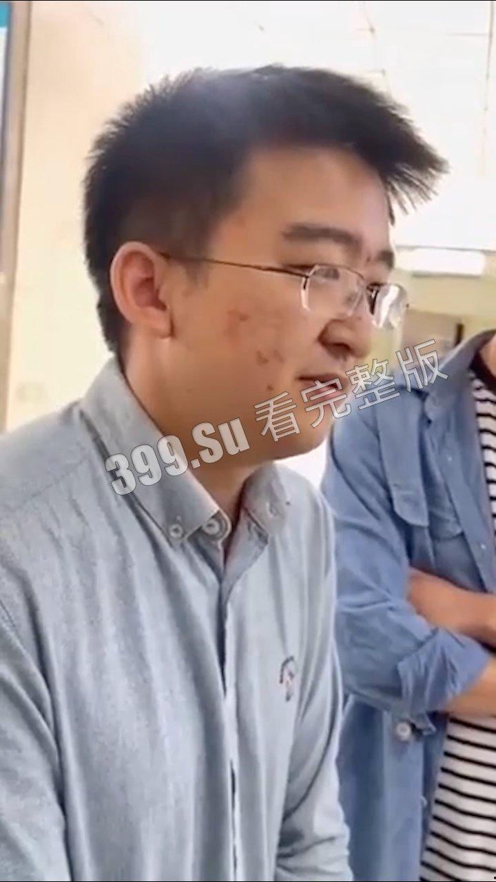 5.23 武汉汉阳弘桥小学  七岁孩子在校内遭老师开车碾压 后脑都压没了 校方拒绝提供监控 集体失声 家长集体讨说法-3