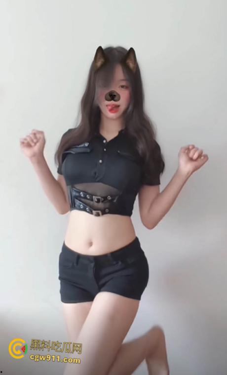 极品网红【U芋源】，与榜一大哥裸聊狂野自慰，雪白大奶勾魂夺魄，道具深插粉嫩蜜穴，呻吟不断！-4