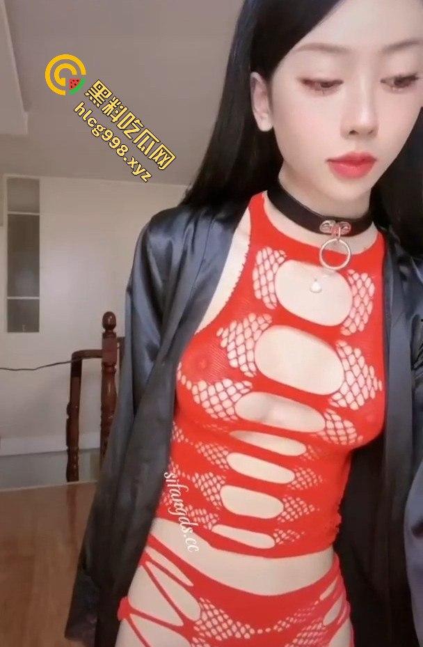 抖音女神【小蕙影像】反差炸裂！定制脱衣舞流出，超骚演出让人直呼受不了！-5