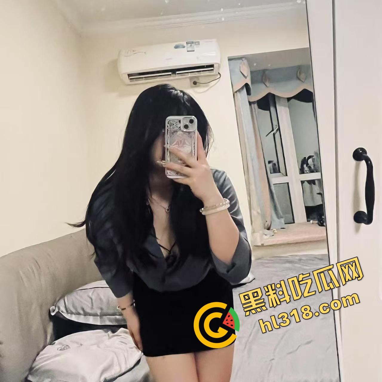 山东反差情侣私拍流出，女主『刘雪儿』私下超级母狗，每次都把男友榨成软脚虾，床上榨汁机名不虚传！-1