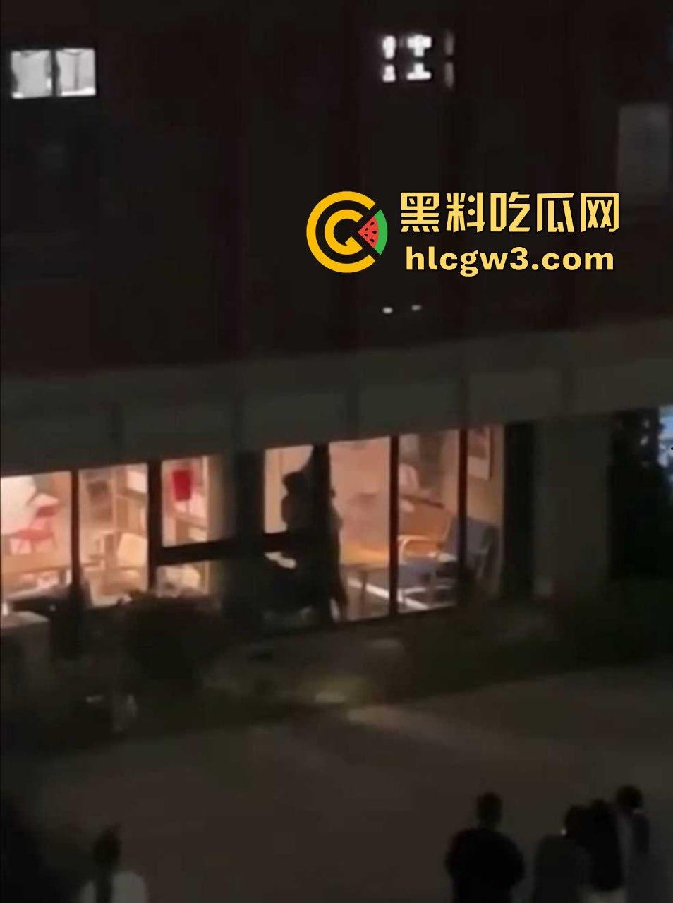 福建平潭职业技术学院 情侣隔着单向玻璃做爱被围观拍照却毫不知情 这下学校表白墙不炸了吗-3