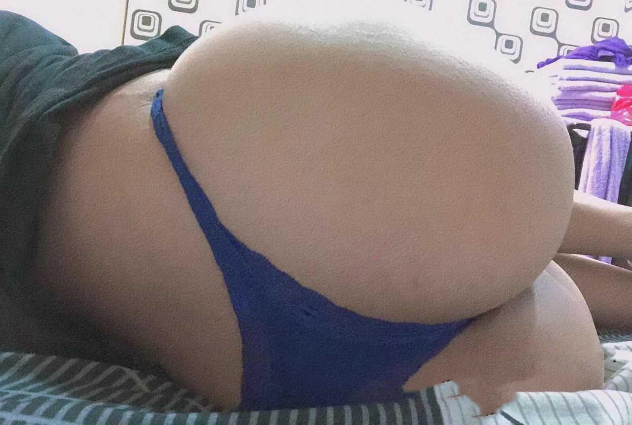 711巨乳女店员【林雯霞】，萝莉嫩妹上班期间在线自慰，超骚漏奶视频外流，傲人双峰呼之欲出，堪称视觉核弹！-7