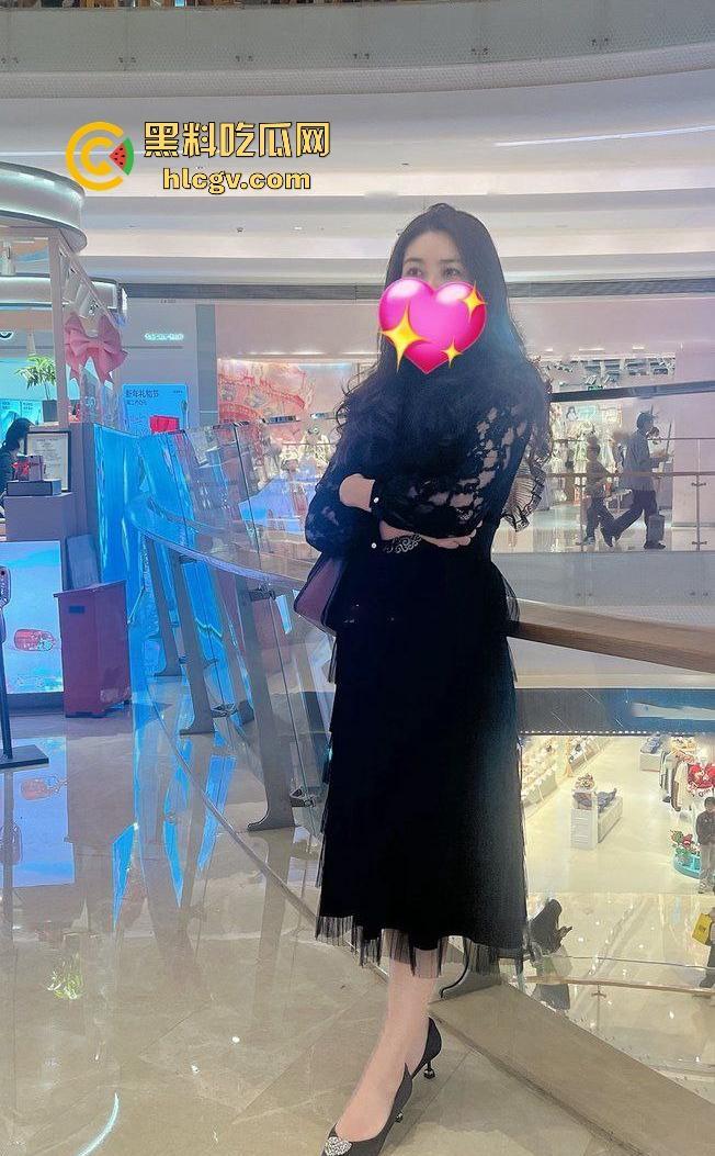 厦门极品御姐【夏青青】黑森林3P狂欢！骚母狗私拍曝光，姿势骚得让人顶不住！-3