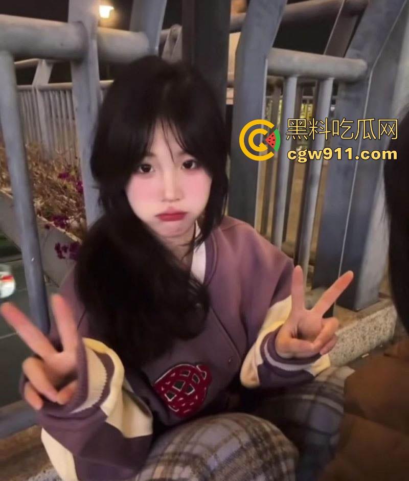 郑州大学清纯大三女大【卢佳颖】学生妹调教榨精狂欢，粉嫩骚穴紧裹肉棒喷汁高潮，榨得男友欲仙欲死！-1