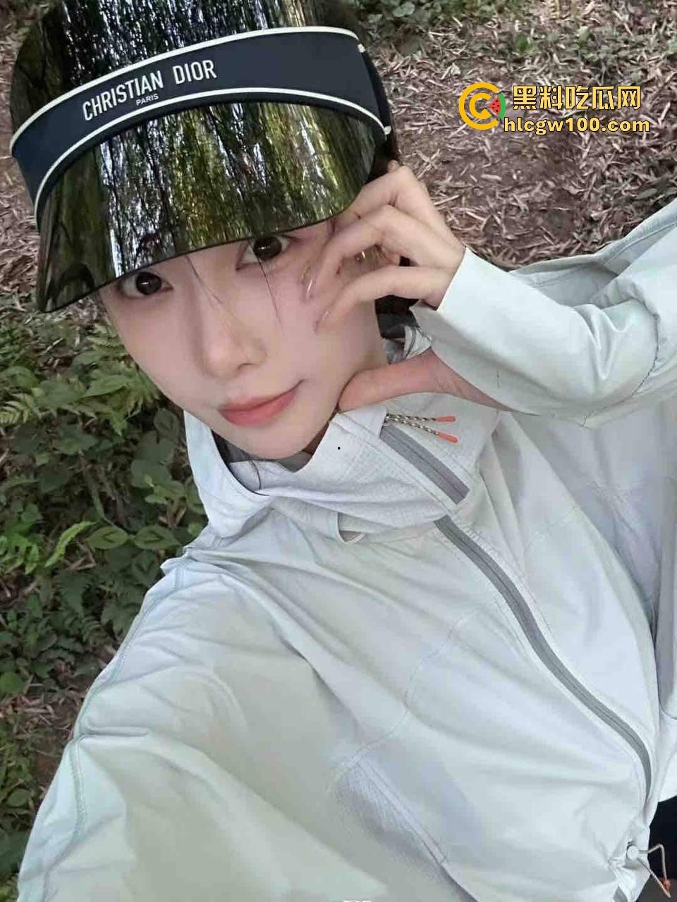 杭州舞蹈校花【王欣然】被两兄弟疯狂玩弄，肛塞尾巴买太大直接搞疼校花，妹子无奈喊换个小点的！-4