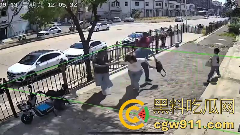 河北邯郸市峰峰矿区，矿务局附近发生砍人事件，男子被老婆以强奸威胁欲离婚，公公提刀砍其全家！-1