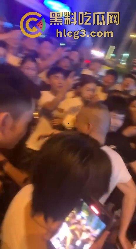 8.15海口抓嫖事件：爱赌的爸、生病的妈、上学的弟，破碎的她还有谁能帮？该管的不管，该抓的不抓！-2