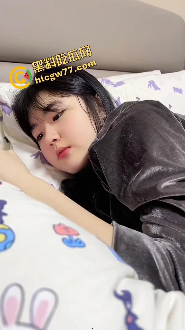 足控晚癌晚期患者现场发疯，明明有骚逼不草，非要拿脚打胶，精液都委屈！-3