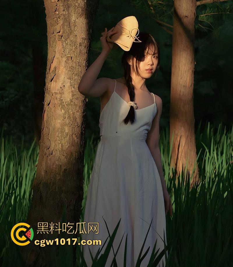 广州大学极品骚货【李嘉馨】私密视频流出，邻家甜妹化身风骚淫娃，露脸女上位观音坐莲疯狂榨精！-1