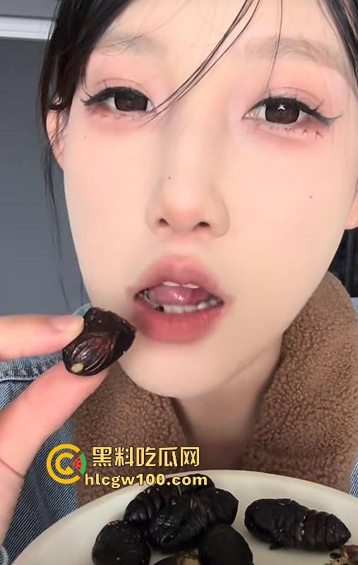 抖音反差母狗【王圆圆】骚气舞蹈视频流出，蕾丝透明装扭的真骚。-4