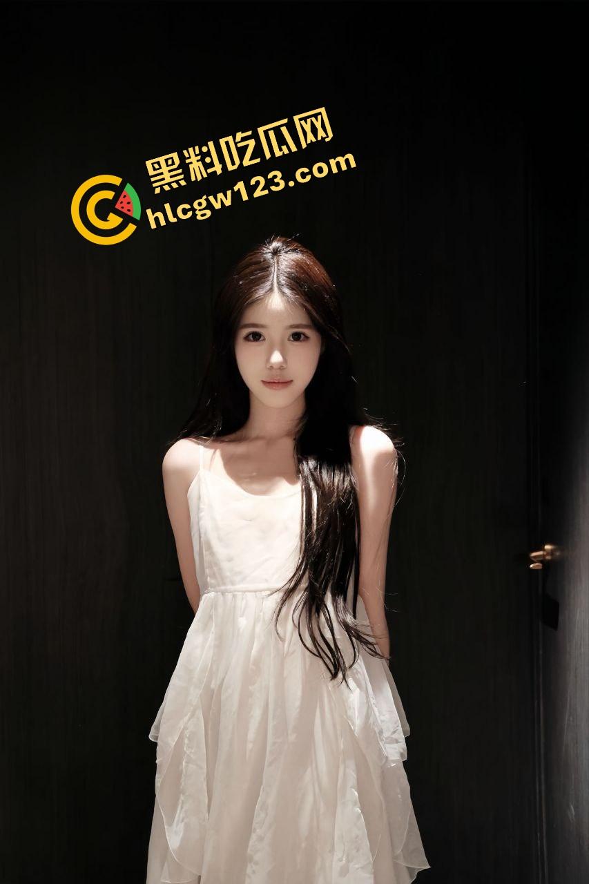 破处到底有多疼？妹子哭着咬被角，喊着别进了，疼得像被撕开，像是小穴在流血叫救命！-1