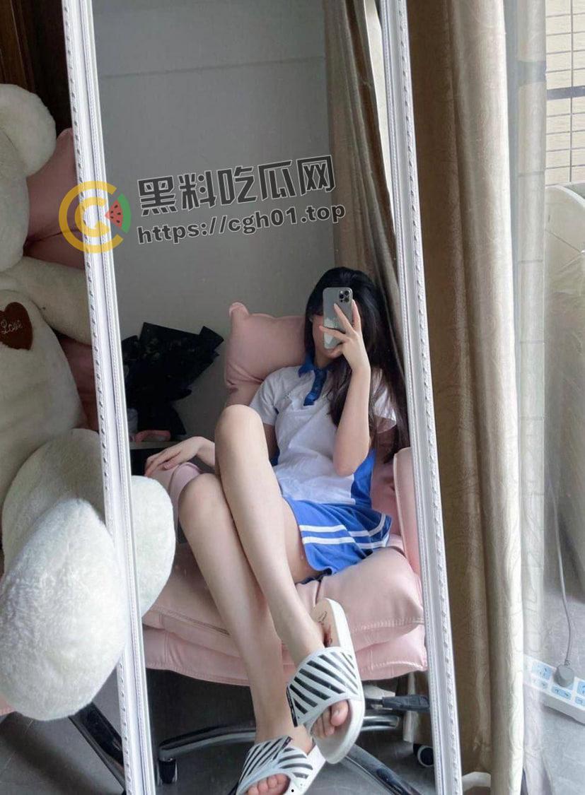 网盘重磅流出！高中萌妹的初体验 校服这不比丝袜还加攻速-11