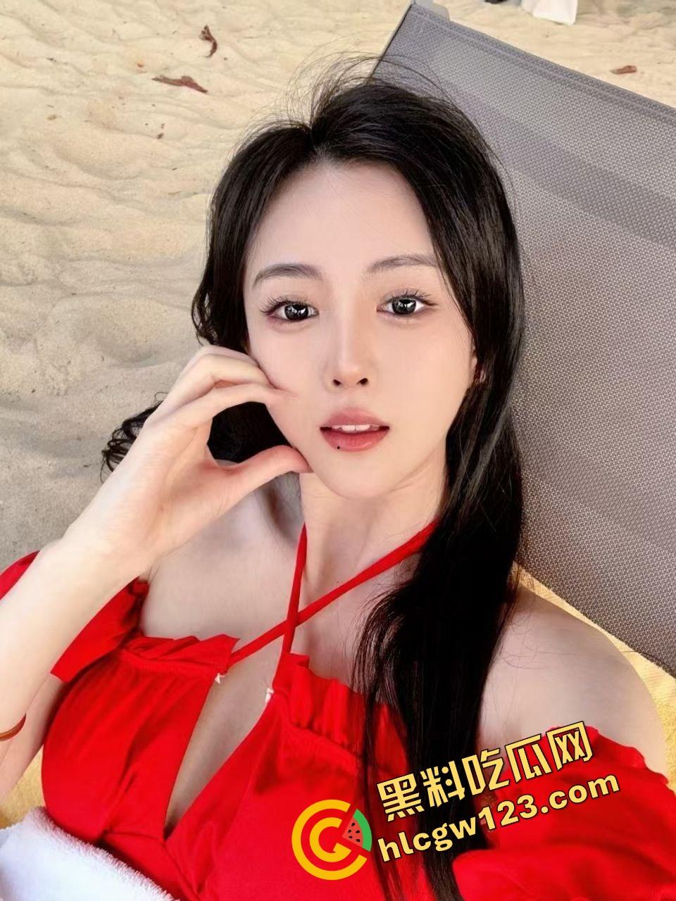 破处到底有多疼？妹子哭着咬被角，喊着别进了，疼得像被撕开，像是小穴在流血叫救命！-4