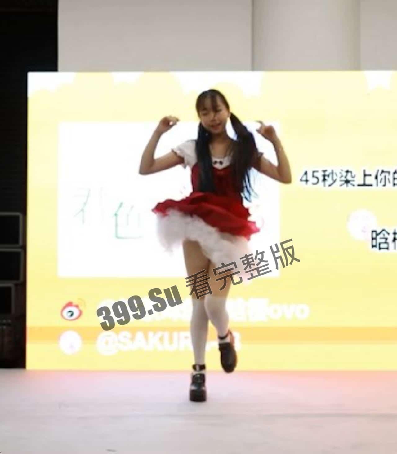 经典永流传 浆果儿 裸舞 剧情+户外露出+口交+SM+捆绑 附带高考时穿洛丽塔接受采访新闻 和正规舞蹈表演现场-2