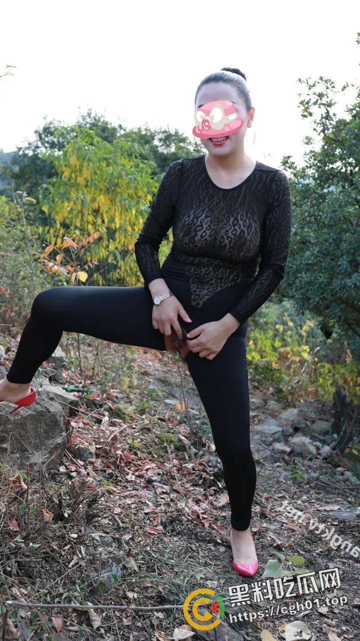 淘宝网红店铺【梦露世家】老板娘再出狠活 熟女情趣自拍 果然自己挣钱就是拼啊 未打码流出-19