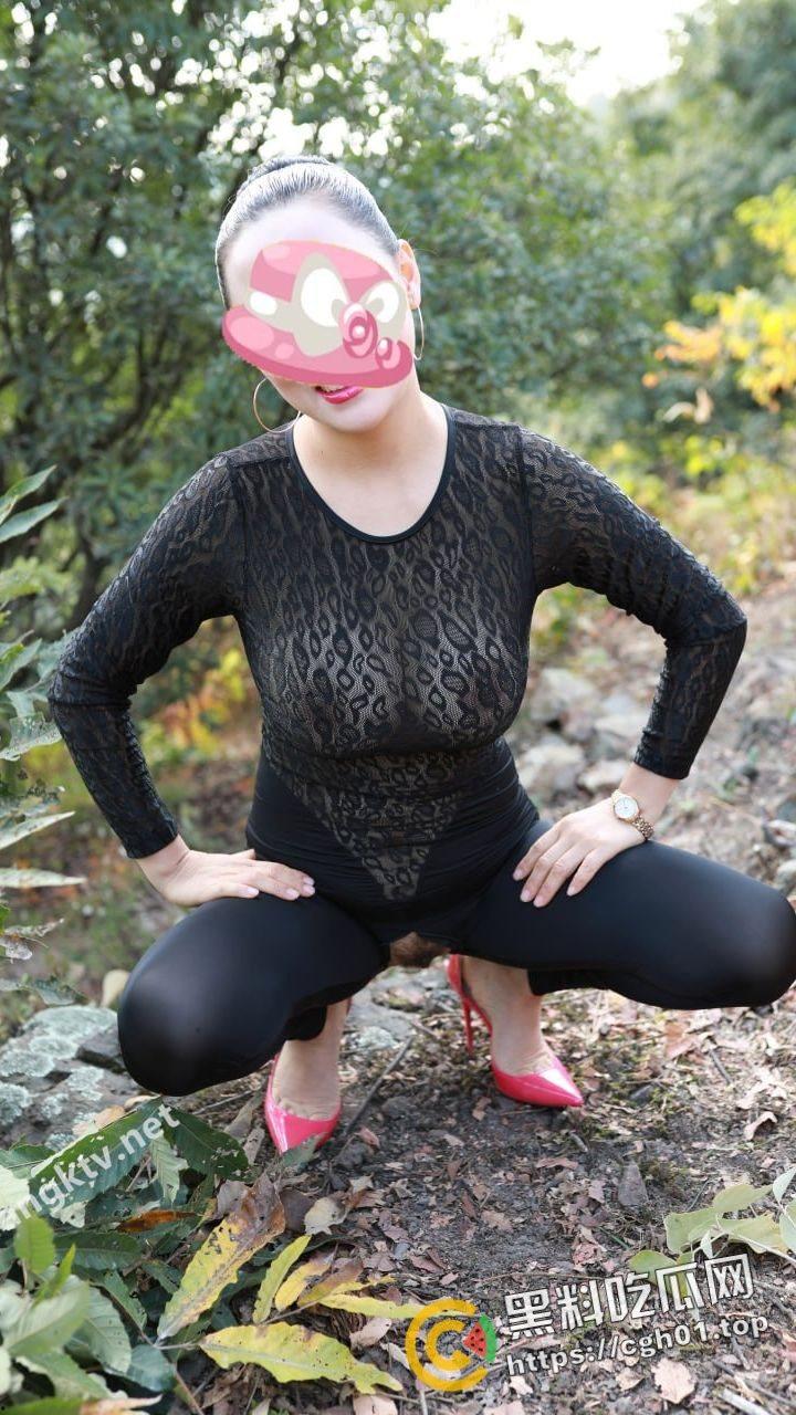 淘宝网红店铺【梦露世家】老板娘再出狠活 熟女情趣自拍 果然自己挣钱就是拼啊 未打码流出-31