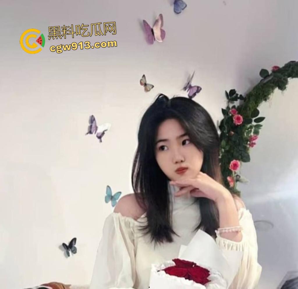 山东菏泽反差嫩妹【刘星明】，男友各种姿势爆操黑丝肥臀，浪叫拉满，嫩逼被干到喷水！-6