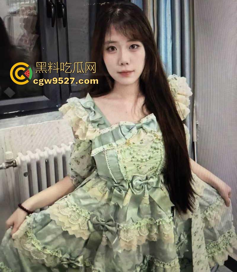 辽宁工商学院高颜值大学生【刘慧慧】高校的耀眼校花，肤白貌美，身材火辣，被富二代包养随意玩弄调教！-2