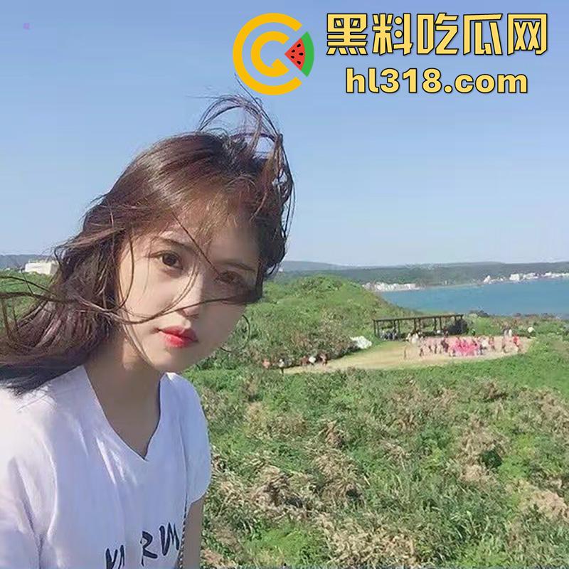 神似王祖贤的校花女神，身材极品大长腿白嫩诱人，被老司机学长拿下，酒店露脸啪啪无套内射！-1