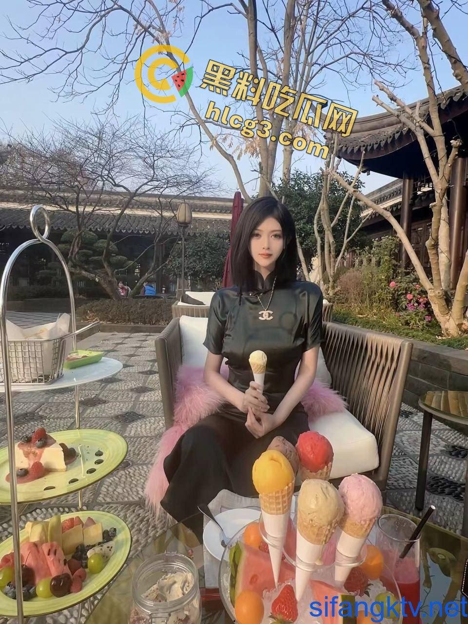 【校园秘闻】艺术学院大三舞蹈生情趣制服COS狂野性爱，姨妈期间高潮暴露！-9