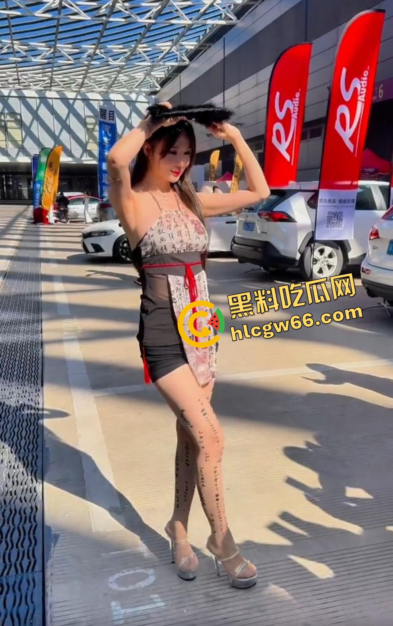 车模『陈77』苏州参展被改装圈大佬带走猛蹬一夜，身材顶得离谱，腿太长了操起来都得站着！-6