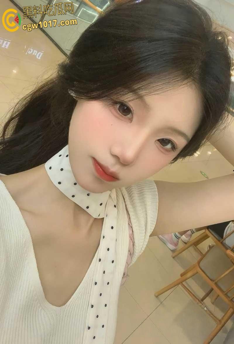 河北体院校花【蒋薇】，颜值极品风骚诱人，穿露奶情趣扮白领 镜前打桩后入，表情特写超淫荡！-4