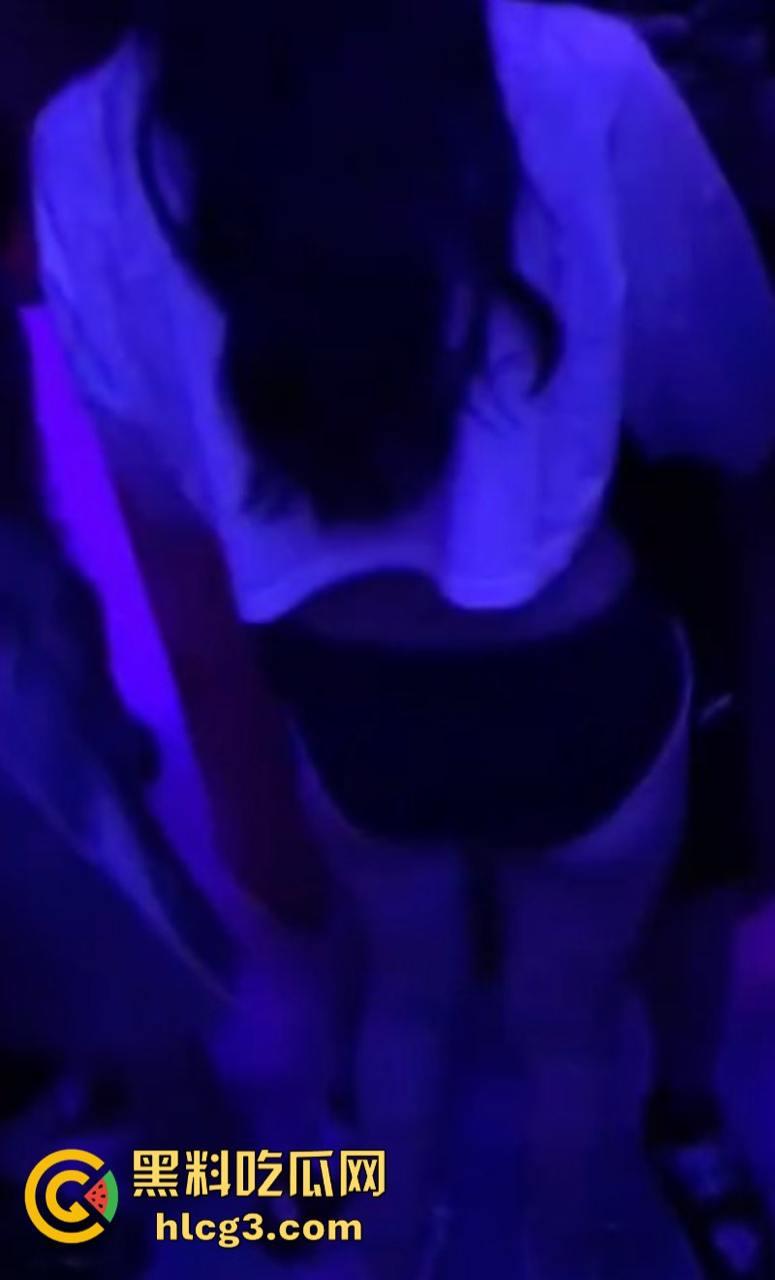 “十元一摸”成都夜生活的性故事 现在知道莎莎舞是怎么玩的了吧!不行了!扶我去成都-1