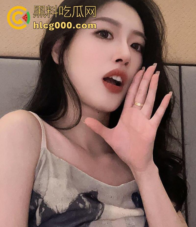 广州大学性感学妹【林依莲】约炮同城大屌弟弟玩内射，朋友圈里几乎睡个遍，彻底颠覆清纯形象！-5