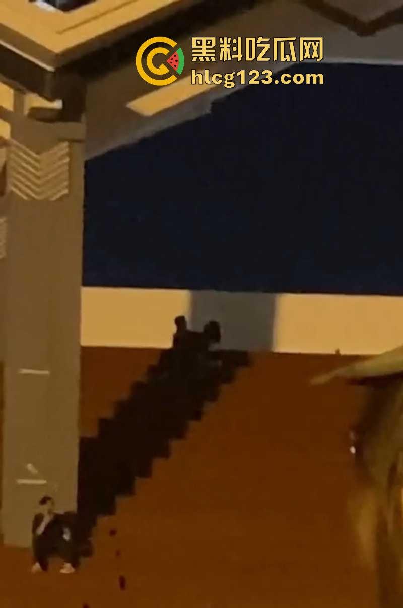 【云南民族大学】军训现场 主席台上演“活春宫” 激情野战被全校直播-3