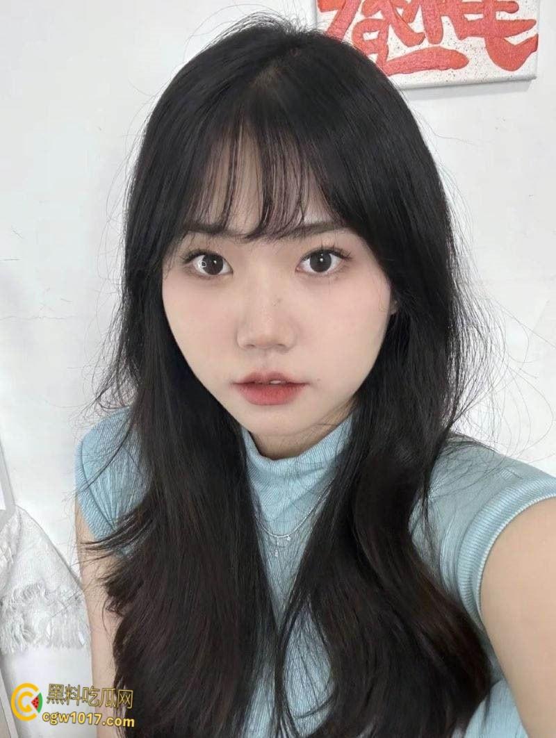 海南大学礼仪队队员【赵韩雨】被男友床上调教，翘臀被后入喷汁内射，私密视频泄露欲火狂欢！-1