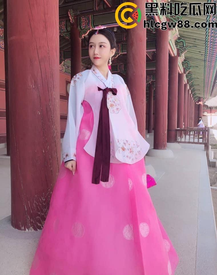 中经贸学院巨乳校花【李雅】挺翘巨乳勾魂荡魄，嫩穴道具插得淫水四溅，跟男友啪啪干得昏天黑地！-6