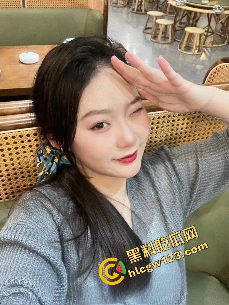 海角淫神『奶气草莓』春药放倒女儿班主任家访，高雅黑丝淫子发骚露真形，嫩洞狠泪操液淫汁狂!-3