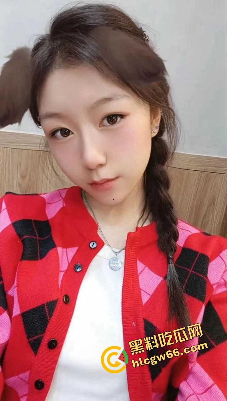 四川师大骚货『李伊丹』表面学霸私下贱母狗，穿JK舔屌求插，男友自拍操成精盆婊子流出！-6