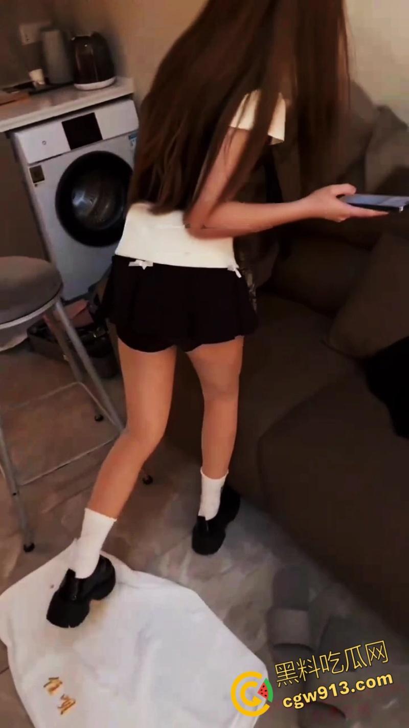 江南第一深情元歌的恋爱日记，约炮00后白袜甜妹女大，蒙眼调教良家嫩妹，后入无套操的哗哗乱叫 ！-2