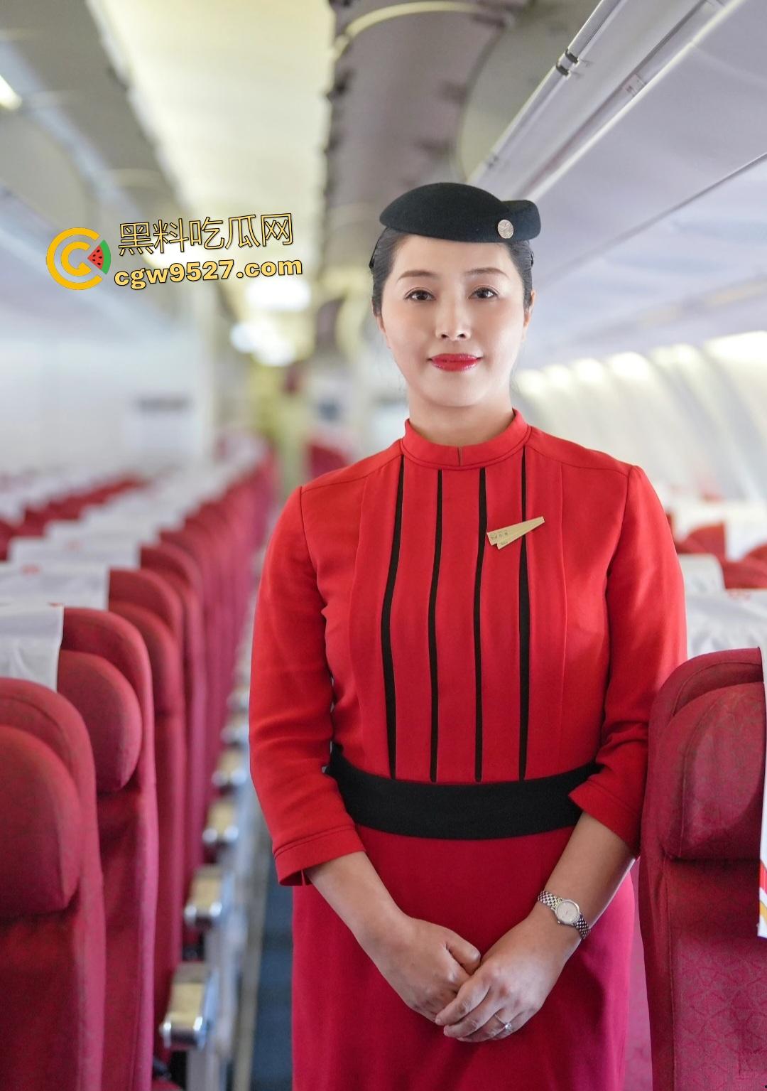 空姐小妈情趣内衣激战儿子，战斗力暴增8000，69姿势直接高潮，估计绿奴老爸在另一边看监控撸管！-1