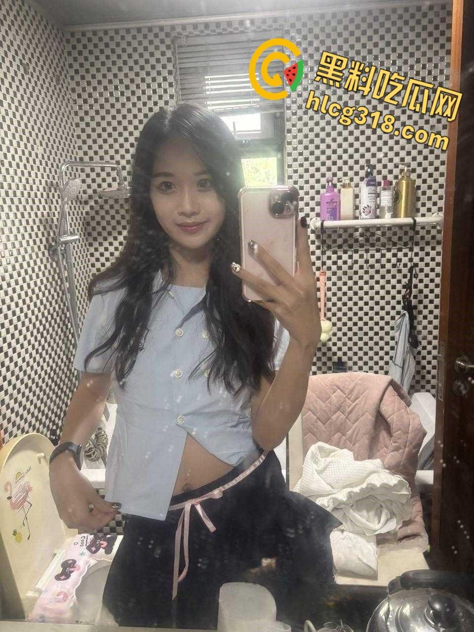 湖南师范大学嫩妹【程鱼菲】，异地恋自慰娇喘诱惑男友，见面骚逼饥渴难耐，私人影院激情沙发后入 !-4