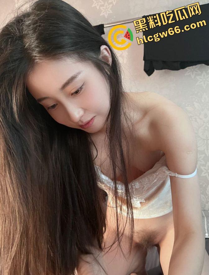 西安音乐学院大三学姐【蓉蓉】恋爱中私约前任被现任破解网盘扒出，实锤露脸doi资源外流！-13