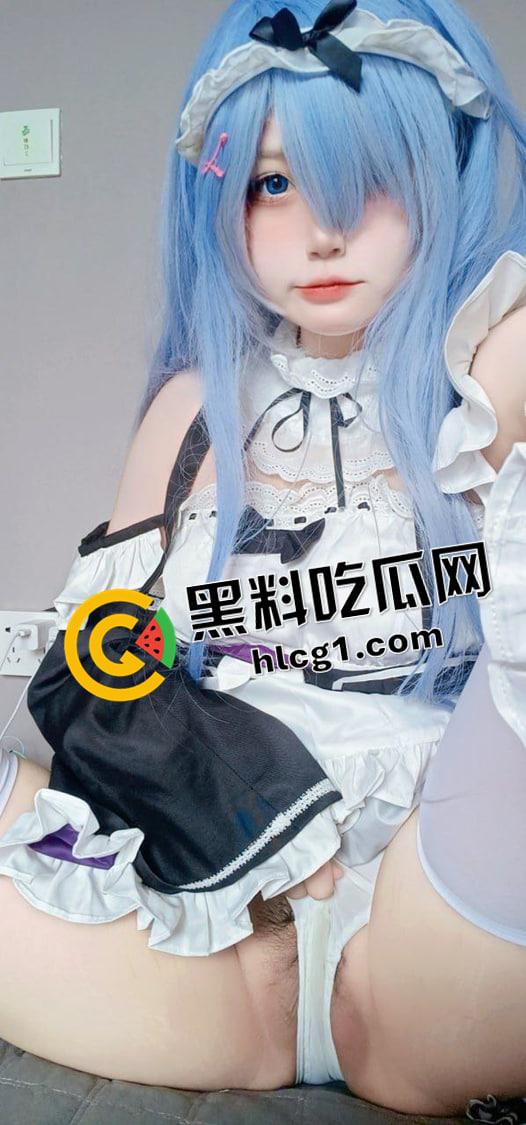 b站嫩妹女coser删号跑路 付费定制流出 丝袜玉足 超粉嫩小穴 还在发育的诱人美乳-6