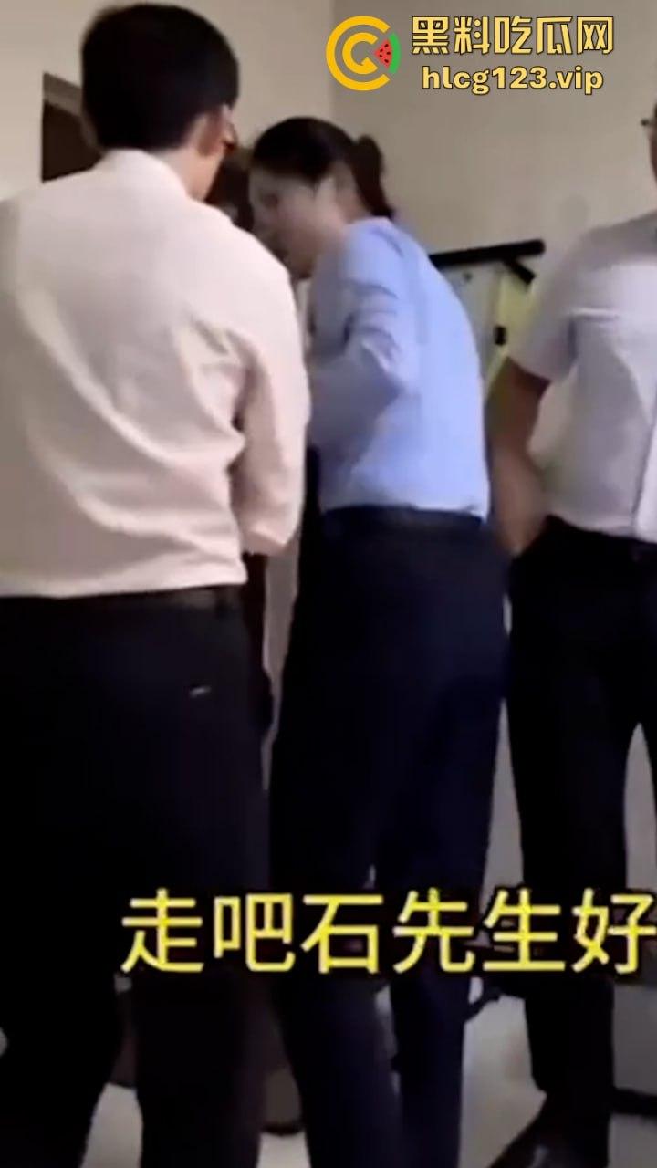 欠打！靠结婚发家致富？女子结婚第二就要离 拒退15万彩礼 丑恶嘴脸实拍曝光 一家人都没好货-7