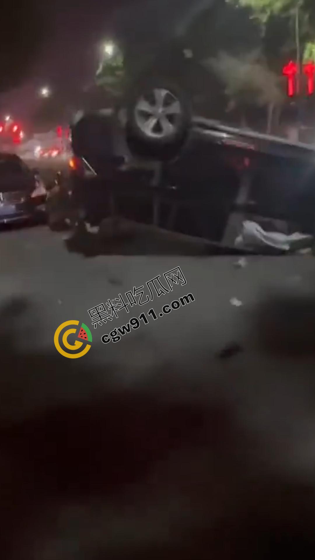 山东聊城酒驾惨祸！一夜间造成8死1伤惨烈场面，路面染血惨不忍睹，令人们悲痛欲绝。-2