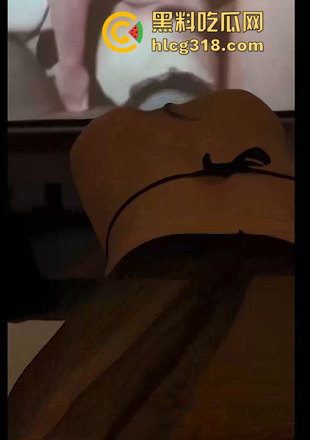 快手巨乳网红【蓉饱饱】性爱视频流出！身材完美长腿翘臀，极品巨乳反差魅魔，迷人的小妖精。-9