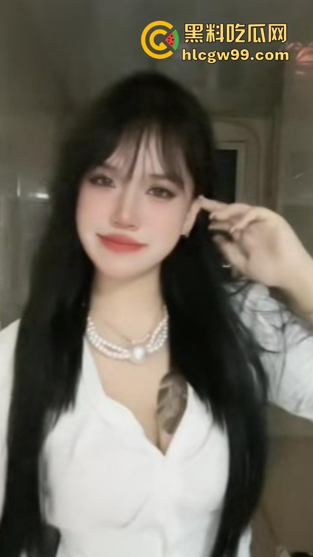 高颜纯欲符文女战士申请出战，甜美脸蛋大奶狂野心，性爱视频流出，调教花样玩不停小鸡男友简直爽飞天！-2