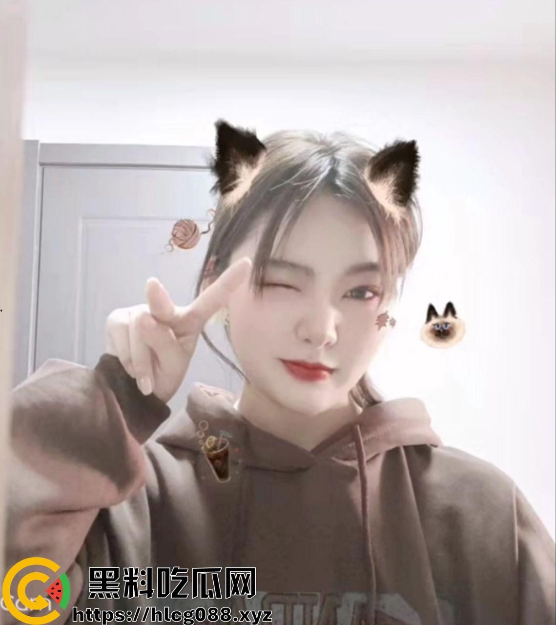 阜阳小骚狗反差烂货【张涵余】嫩脸勾人，背地里逼洞被男人捣烂，男友连毛都没碰过！-6