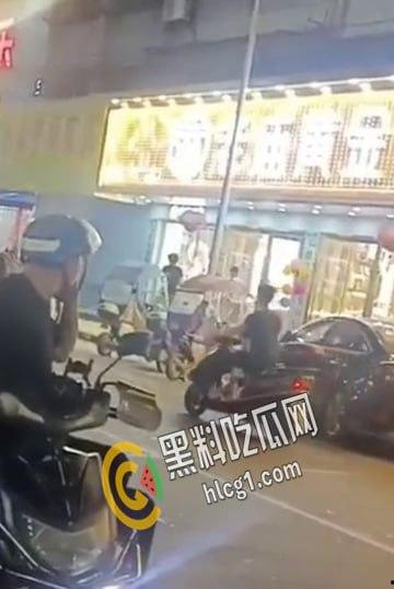 浙江慈溪市逍林镇 一男子持仿真玩具抢劫金店 得手后逃离 没过几个小时就被逮到了-3